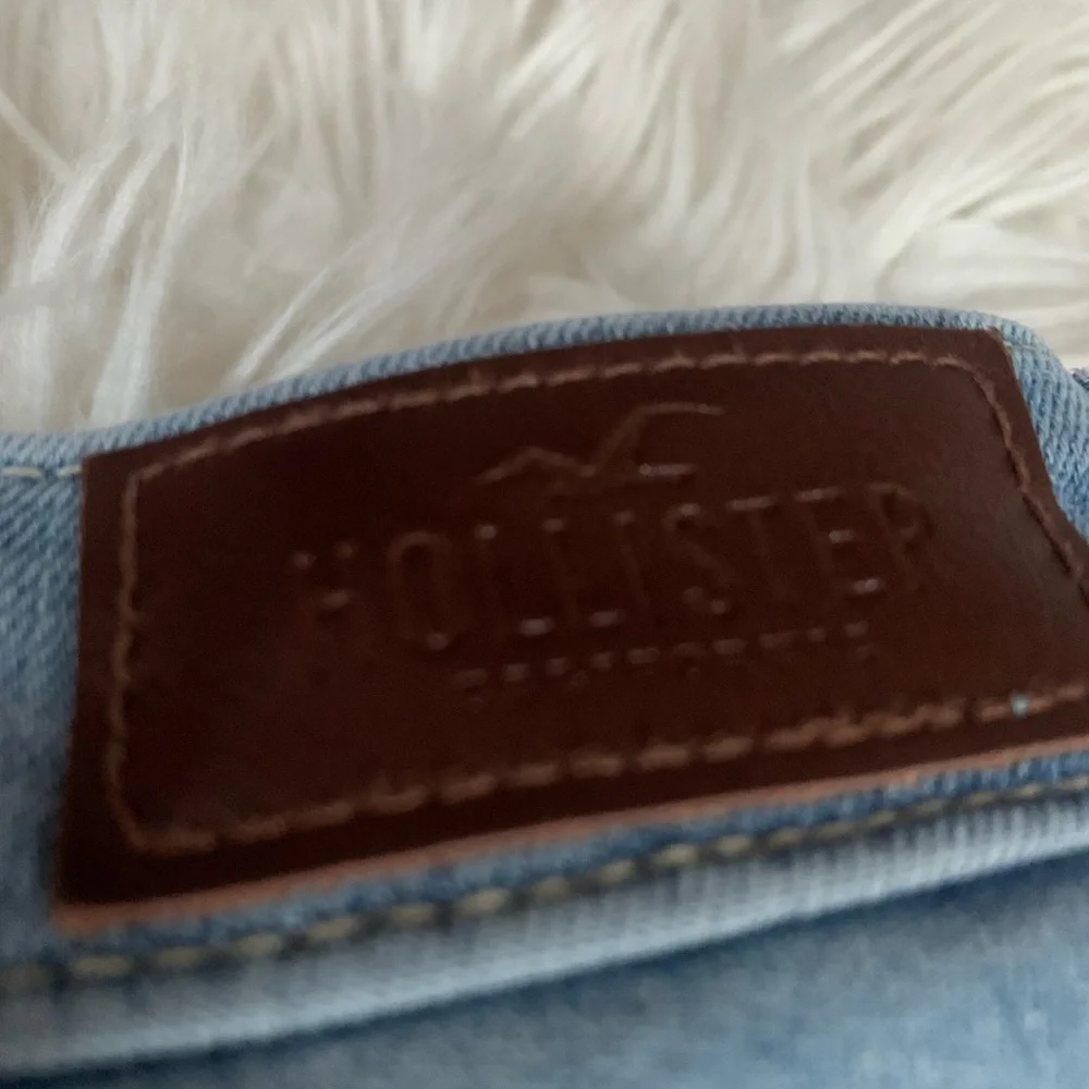 AUTHENTIC HOLLISTER Light wash distressed skinny jeans size 1R W25 L30 - Picture 11 of 11